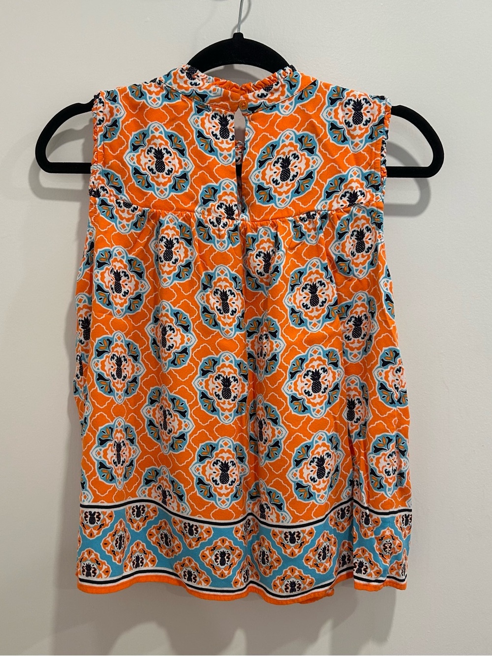 Crown & Ivy Orange Printed Smocked Neck Sleeveless Blouse - Picture 2 of 3